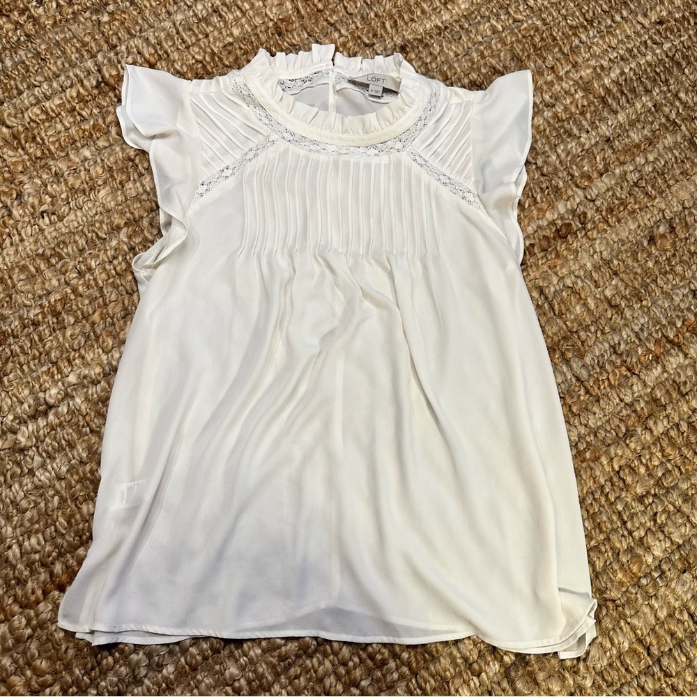 LOFT lace detailed cream sleeveless top